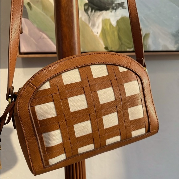 Fossil Handbags - Fossil Chelsea Crossbody Woven Tan & Cream Key Charm